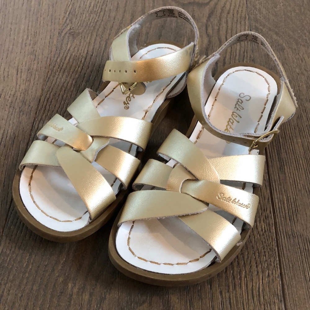 Salt water sandal gold